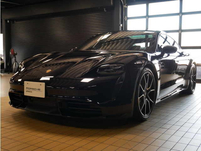 2023年式　TaycanTurbo　RHD/AT