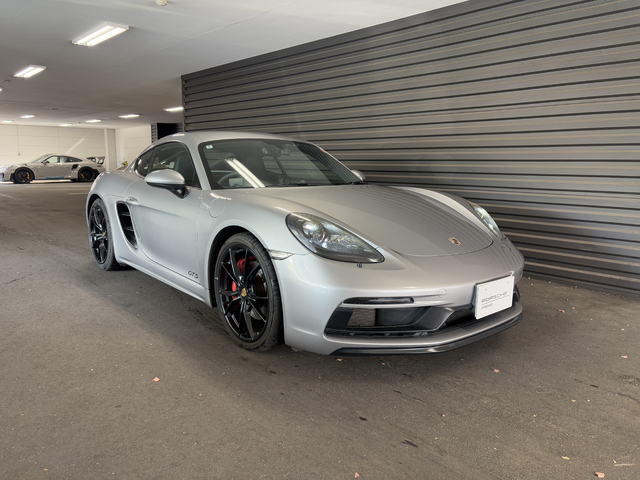 2018y Model 718CaymanGTS