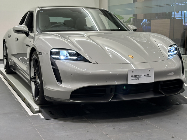 MY24　	 Taycan Turbo S  【K25-0412】