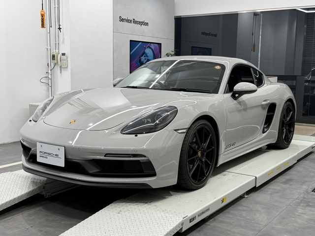 MY2022　718ケイマンGTS4.0　RHD【R26-0303】