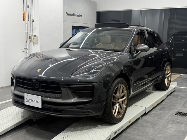 MY2024　マカンT RHD 【R25-1101】