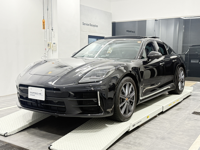 MY2024　パナメーラ4　RHD【R26-0211】