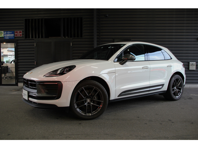 MY2023 Macan T