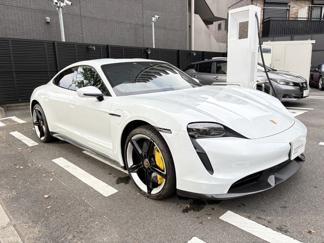 2021y Model TaycanTurboS