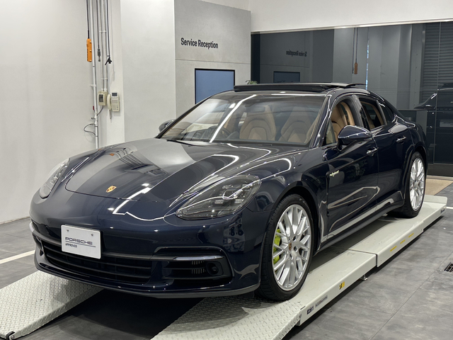 MY2019　 パナメーラ4EHYB RHD 【R25-0808】