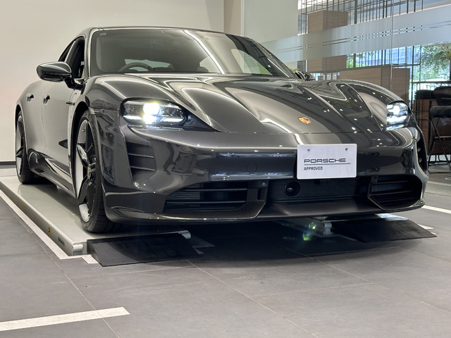MY23　	 Taycan Turbo S  【K25-0707】