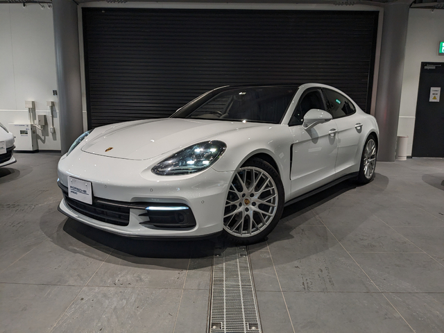 Panamera 4